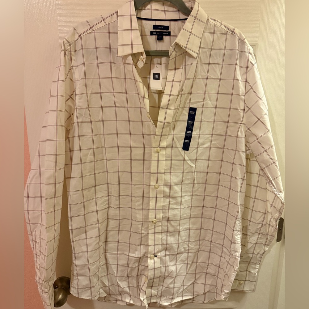 GAP Men's White/Red/Blue Plaid Button-Down Shirt